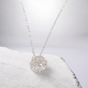 Collana e pendente con brillanti