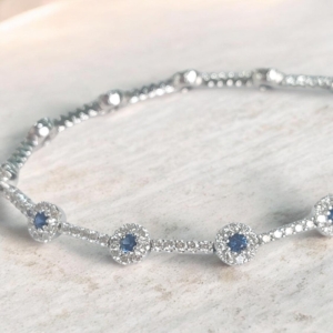 Bracciale tennis con diamanti e zaffiri