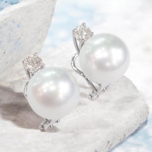 Orecchini con brillanti e perle